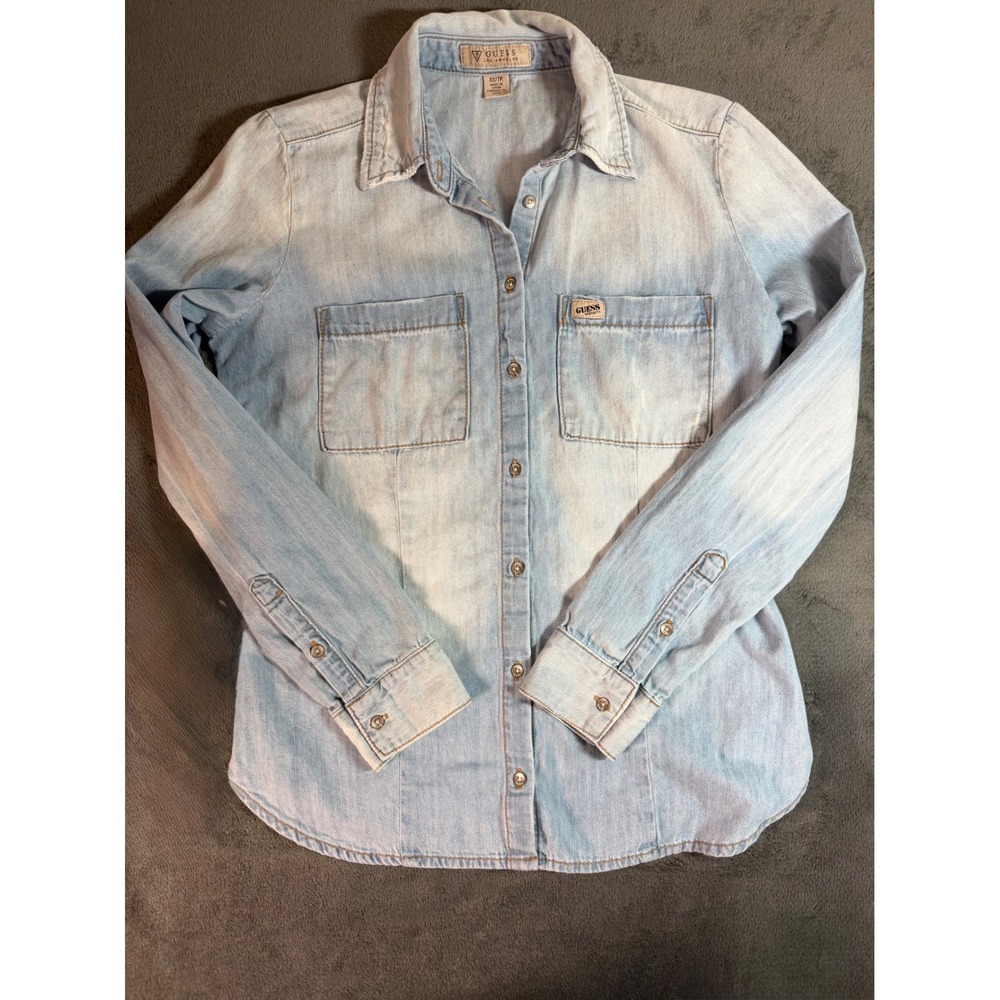 GUESS Los Angeles Womens Light Wash Denim Button Down Shirt XS Dual Pocket Blue
